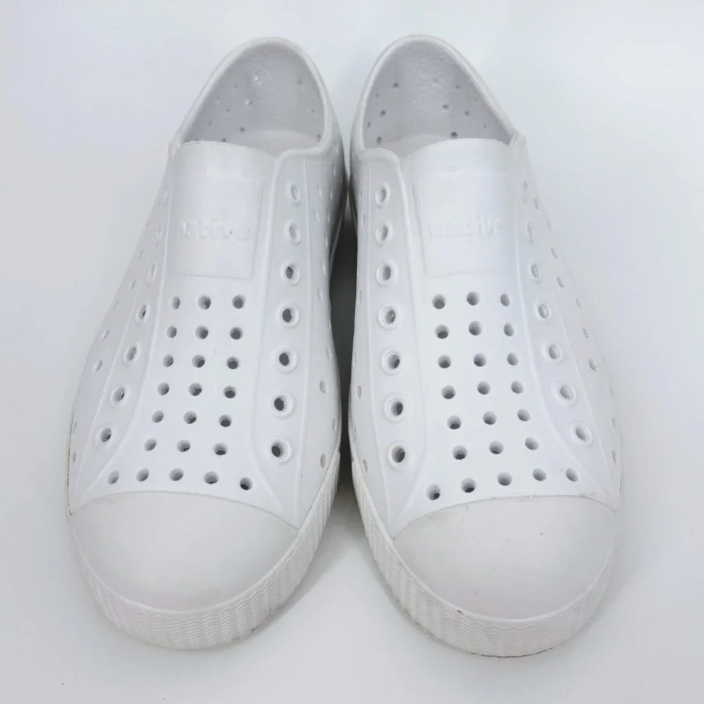 Native Kids White Shoes Sz 1